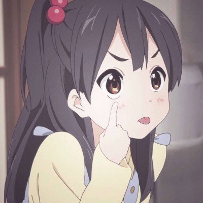 国外女子横穿铁轨被撞身亡